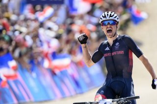 Tom Pidcock lors de son triomphe en VTT aux JO de Paris KEYSTONE/LAURENT GILLIERON